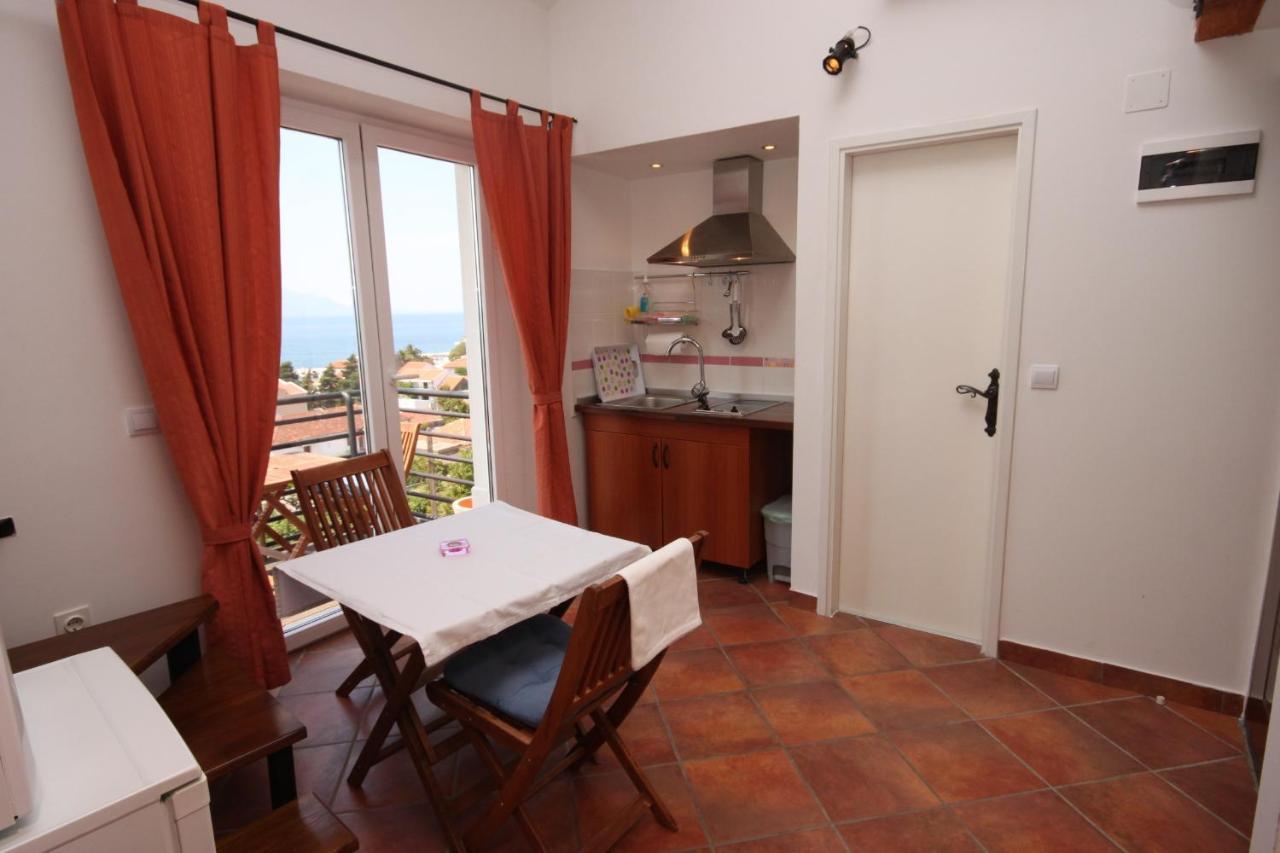 Apartments By The Sea Gradac, Makarska - 6661 格拉达茨 外观 照片
